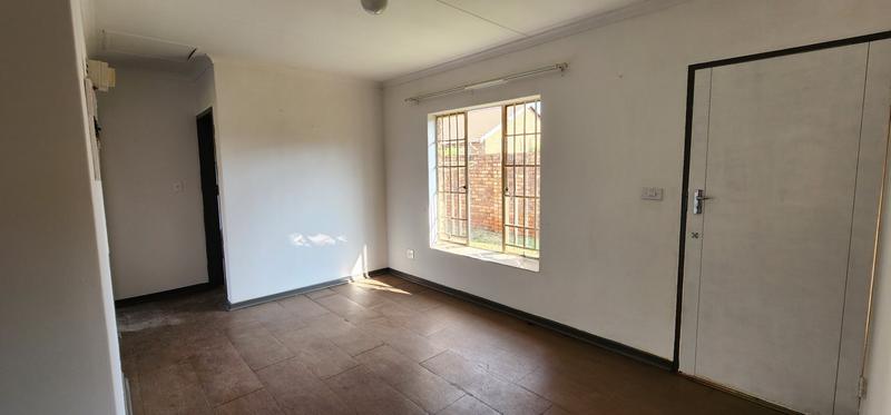 2 Bedroom Property for Sale in Annlin Gauteng