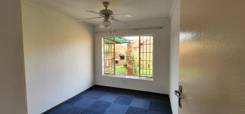 2 Bedroom Property for Sale in Annlin Gauteng