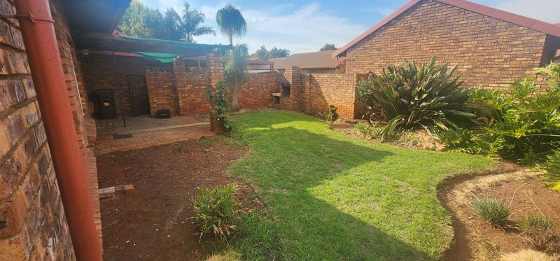 2 Bedroom Property for Sale in Annlin Gauteng