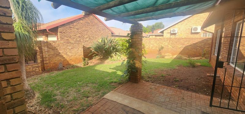 2 Bedroom Property for Sale in Annlin Gauteng