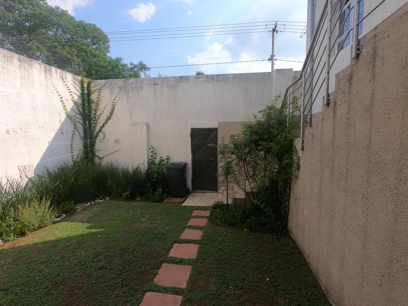 To Let 1 Bedroom Property for Rent in Parkmore Gauteng