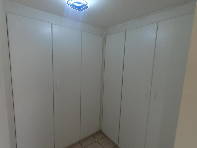 To Let 1 Bedroom Property for Rent in Parkmore Gauteng