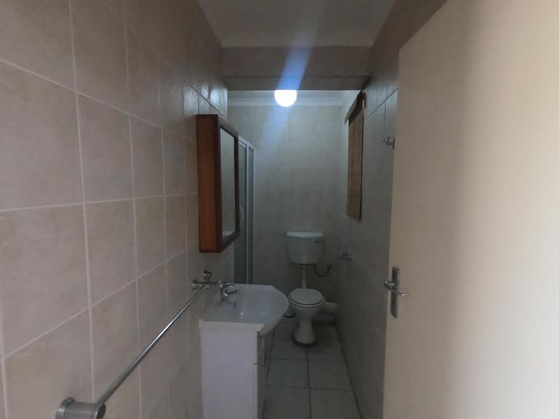 To Let 1 Bedroom Property for Rent in Parkmore Gauteng