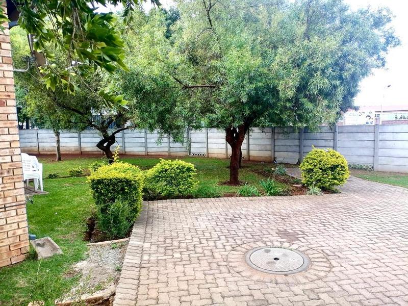 2 Bedroom Property for Sale in Creswell Park Gauteng