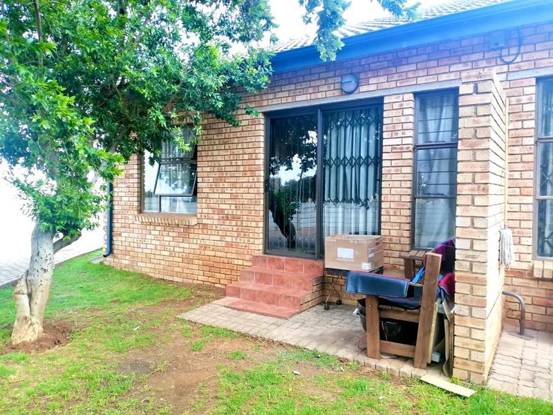 2 Bedroom Property for Sale in Creswell Park Gauteng