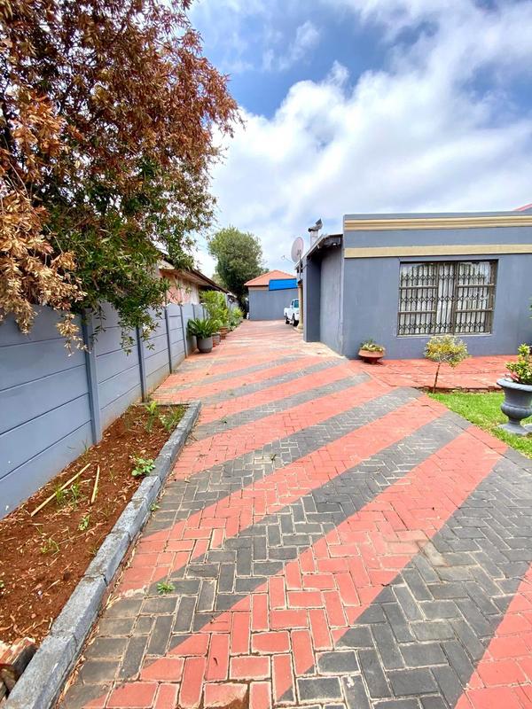 4 Bedroom Property for Sale in Witpoortjie Gauteng