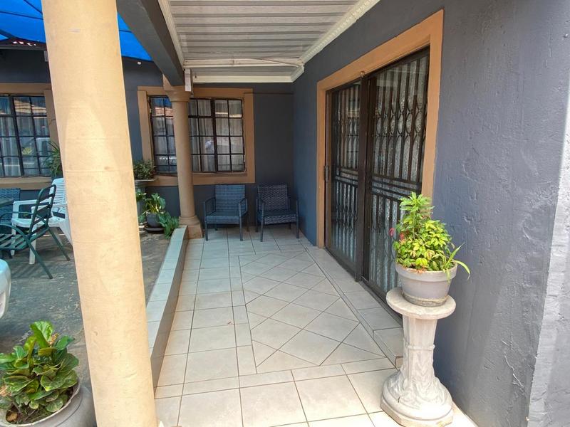 4 Bedroom Property for Sale in Witpoortjie Gauteng