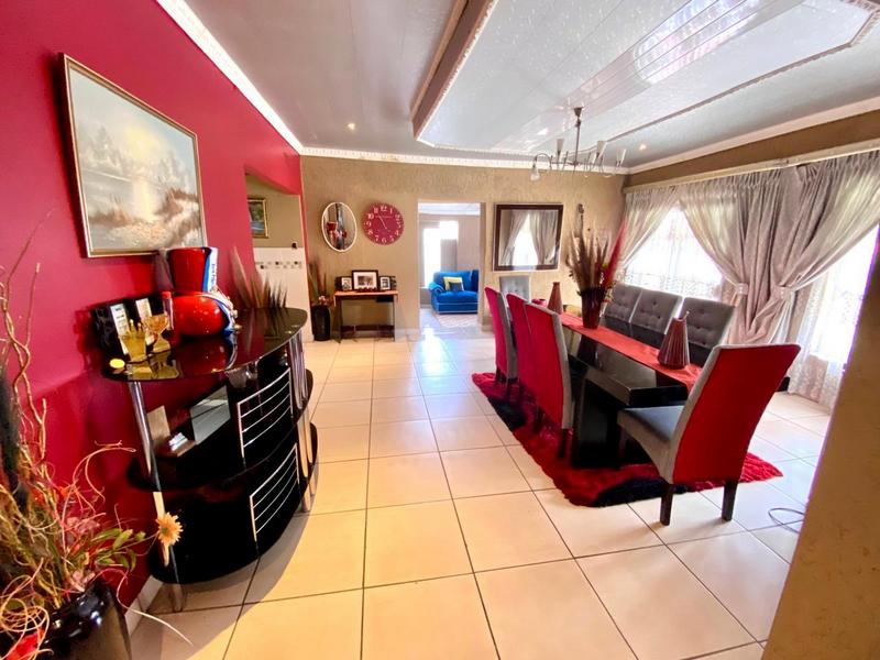 4 Bedroom Property for Sale in Witpoortjie Gauteng