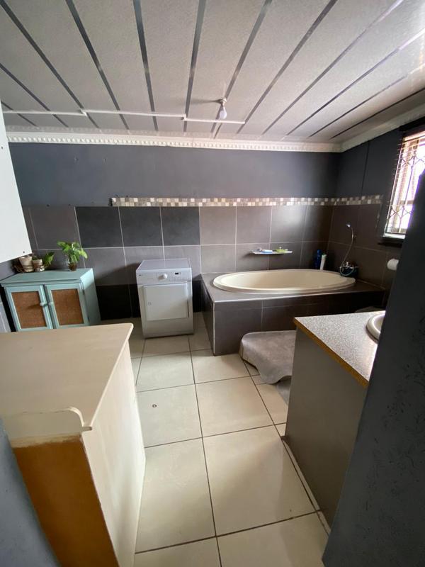 4 Bedroom Property for Sale in Witpoortjie Gauteng