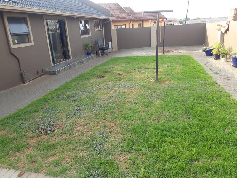 3 Bedroom Property for Sale in Vosloorus Gauteng