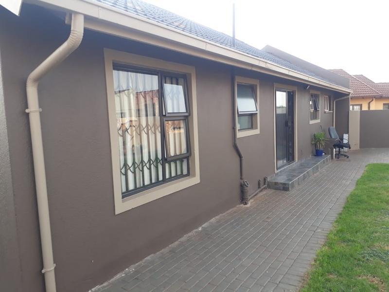 3 Bedroom Property for Sale in Vosloorus Gauteng