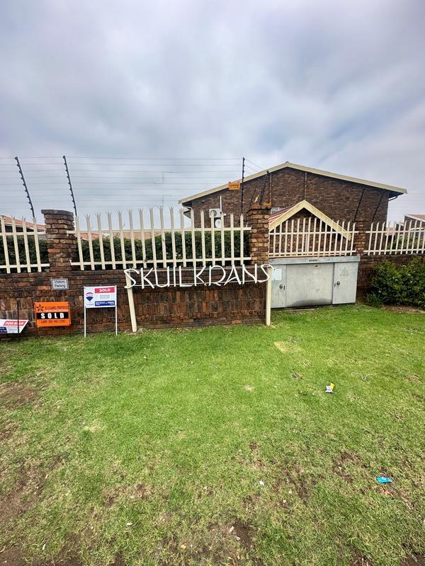 To Let 2 Bedroom Property for Rent in Brackendowns Gauteng