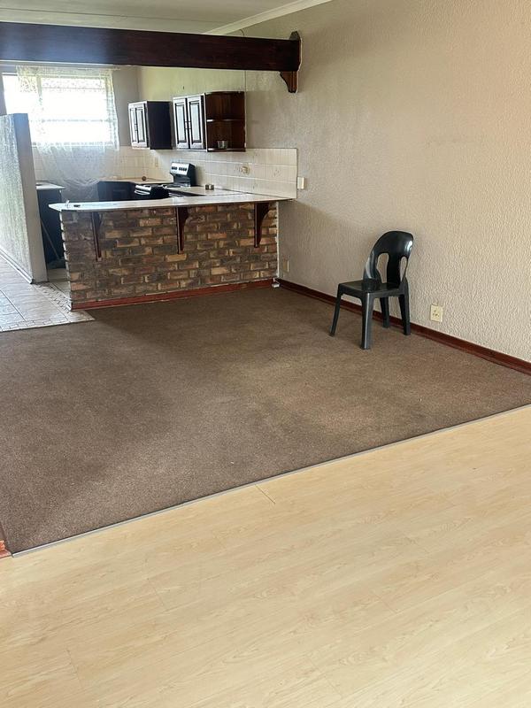 To Let 2 Bedroom Property for Rent in Brackendowns Gauteng