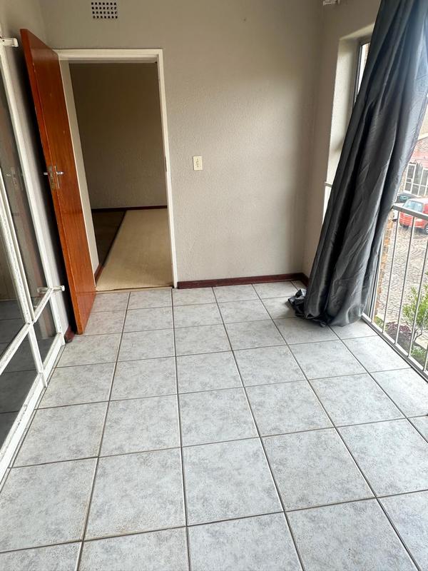 To Let 2 Bedroom Property for Rent in Brackendowns Gauteng