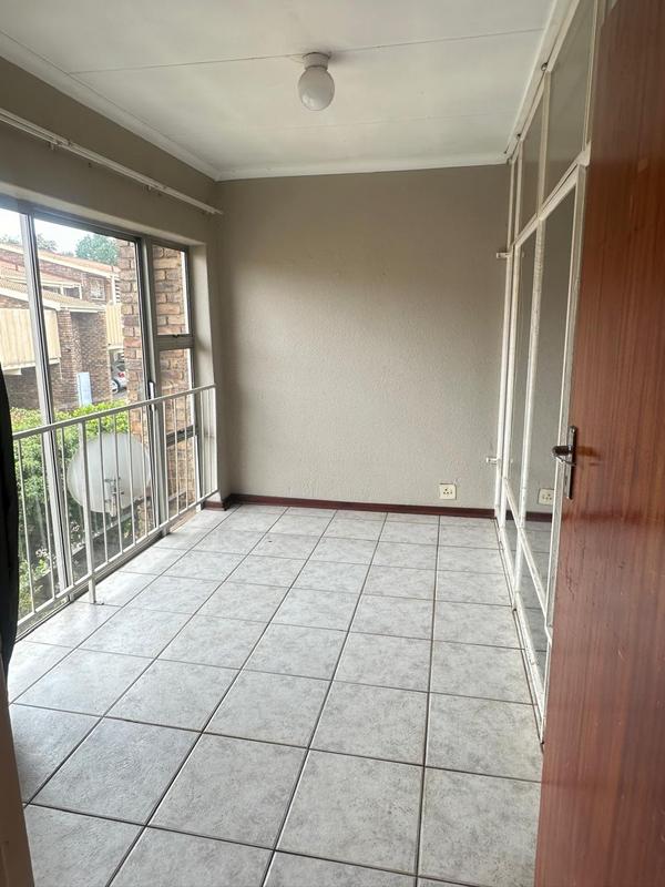 To Let 2 Bedroom Property for Rent in Brackendowns Gauteng