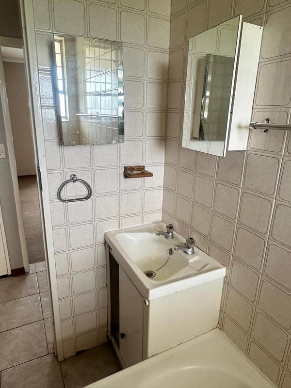 To Let 2 Bedroom Property for Rent in Brackendowns Gauteng