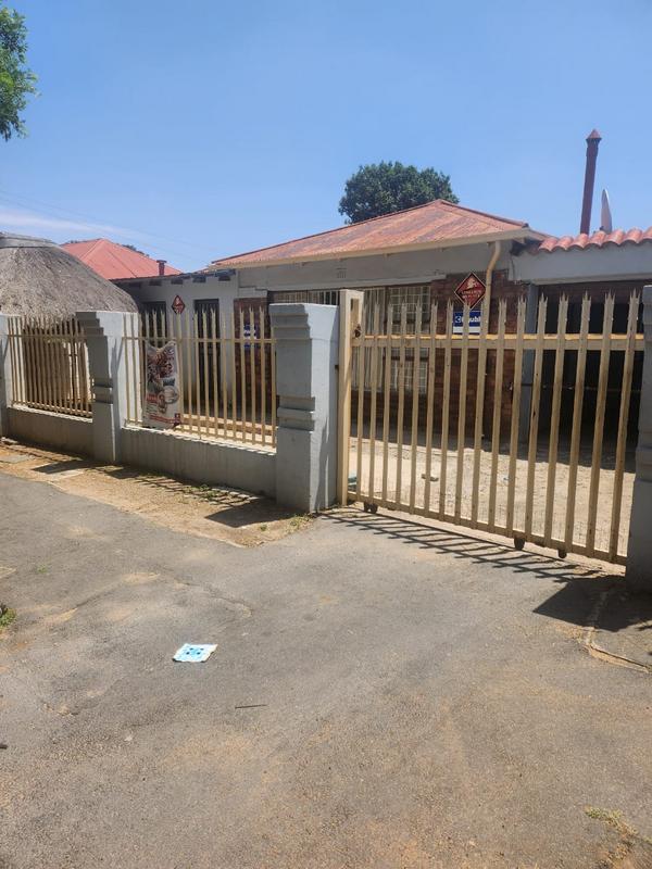 9 Bedroom Property for Sale in Forest Hill Gauteng