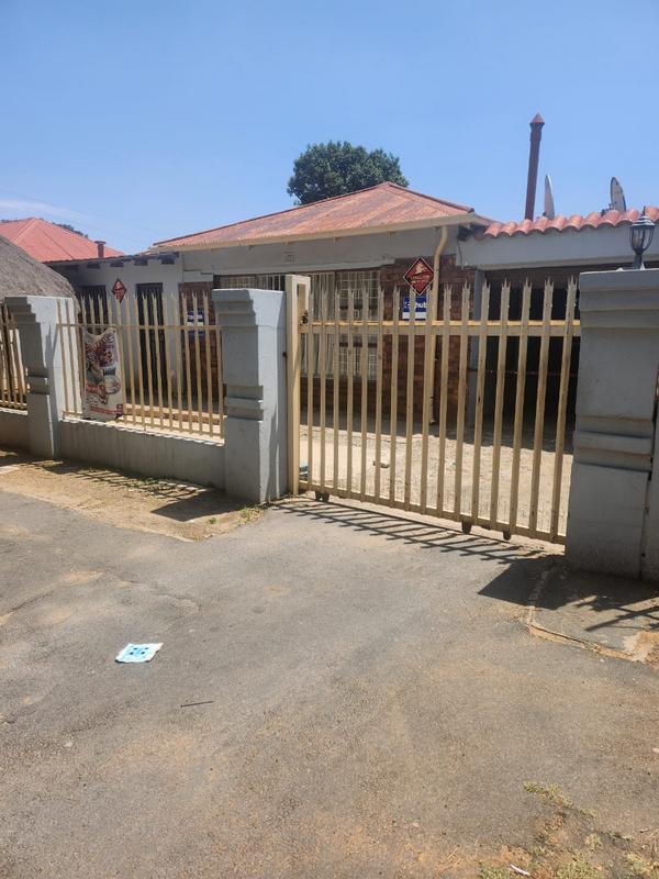 9 Bedroom Property for Sale in Forest Hill Gauteng