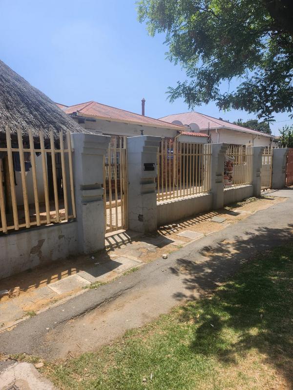 9 Bedroom Property for Sale in Forest Hill Gauteng