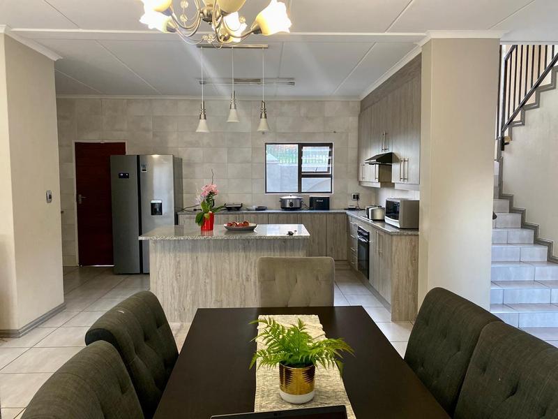 To Let 3 Bedroom Property for Rent in Ruimsig Gauteng