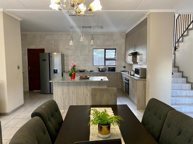 To Let 3 Bedroom Property for Rent in Ruimsig Gauteng