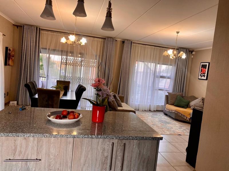 To Let 3 Bedroom Property for Rent in Ruimsig Gauteng