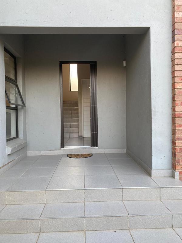 To Let 3 Bedroom Property for Rent in Ruimsig Gauteng