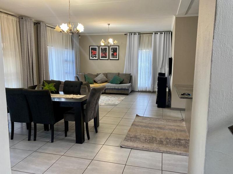 To Let 3 Bedroom Property for Rent in Ruimsig Gauteng