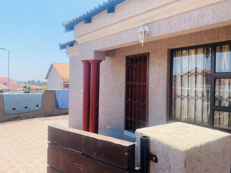 3 Bedroom Property for Sale in Olievenhoutbosch Gauteng