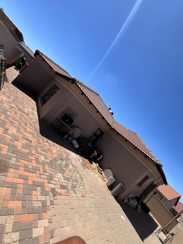 3 Bedroom Property for Sale in Olievenhoutbosch Gauteng