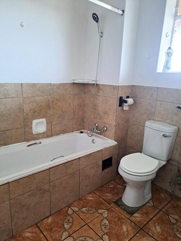 To Let 2 Bedroom Property for Rent in Symhurst Gauteng