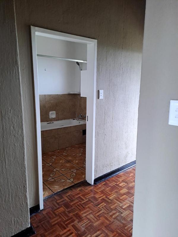 To Let 2 Bedroom Property for Rent in Symhurst Gauteng