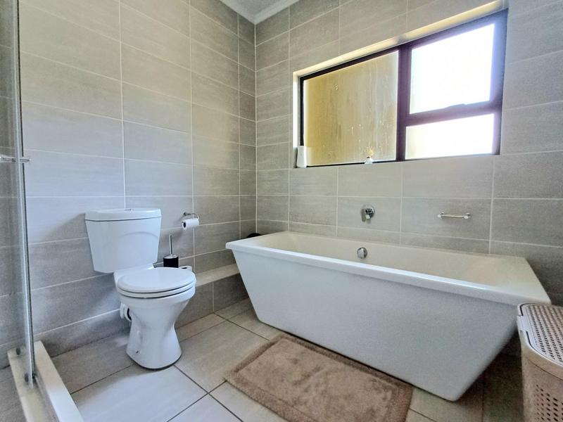 To Let 3 Bedroom Property for Rent in Waterfall Gauteng