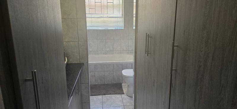 3 Bedroom Property for Sale in Annlin Gauteng