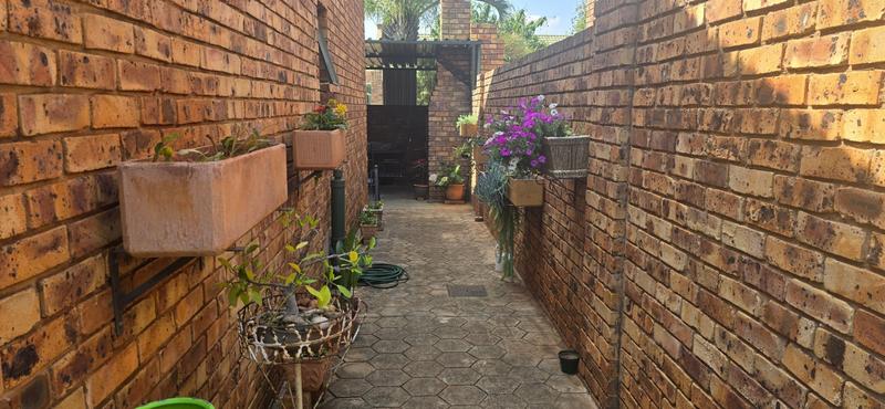 3 Bedroom Property for Sale in Annlin Gauteng