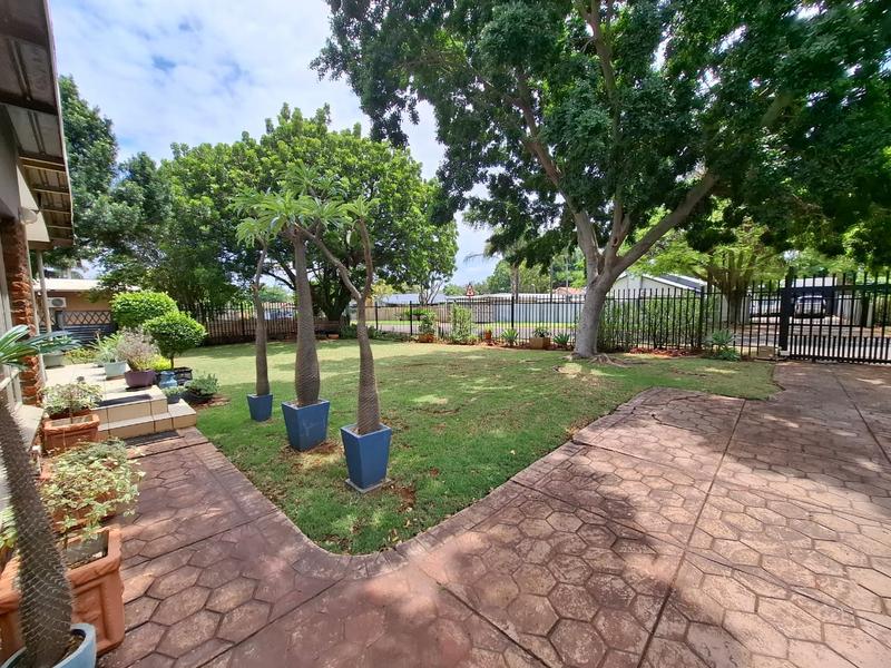 4 Bedroom Property for Sale in Sinoville Gauteng