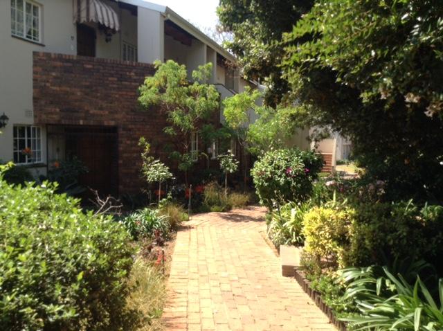 To Let 2 Bedroom Property for Rent in Sandown Gauteng