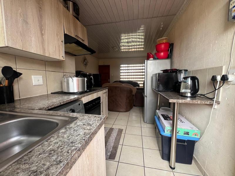 2 Bedroom Property for Sale in Finsbury Gauteng