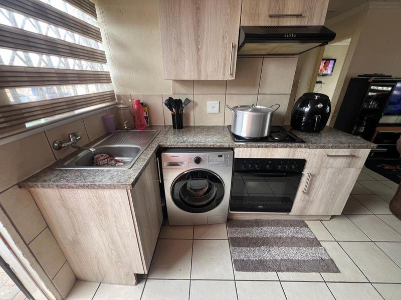 2 Bedroom Property for Sale in Finsbury Gauteng