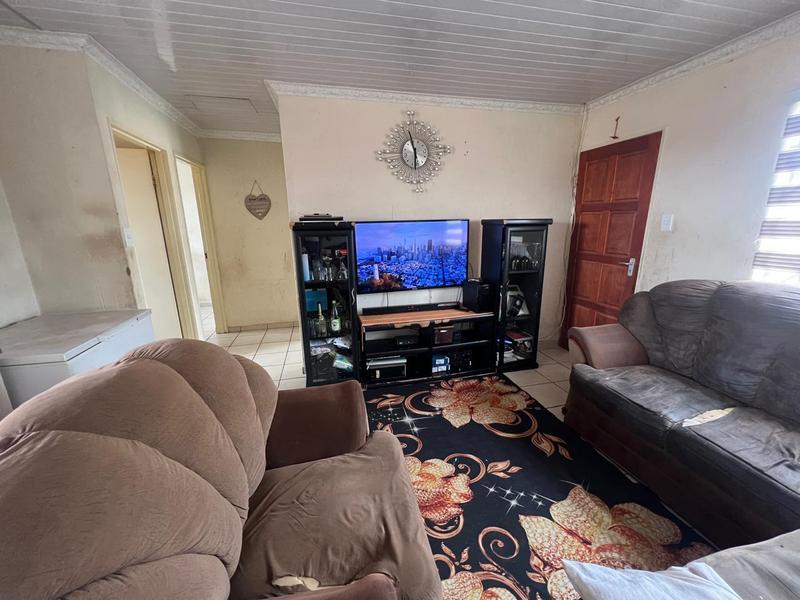 2 Bedroom Property for Sale in Finsbury Gauteng