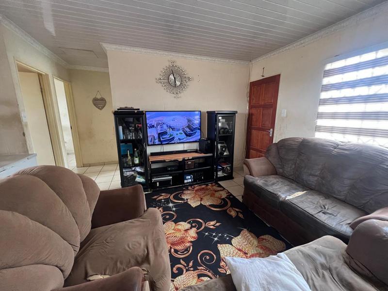 2 Bedroom Property for Sale in Finsbury Gauteng