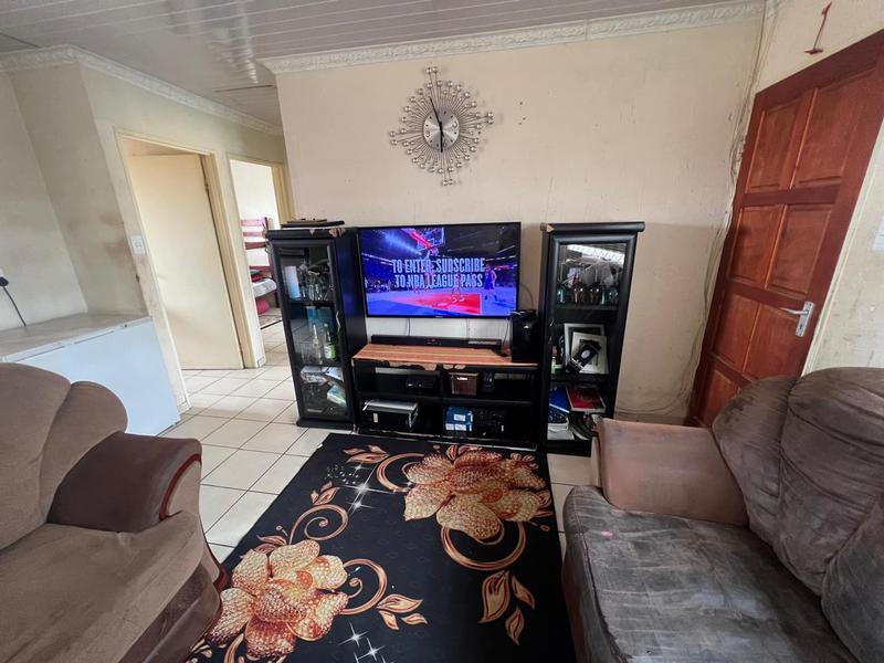 2 Bedroom Property for Sale in Finsbury Gauteng