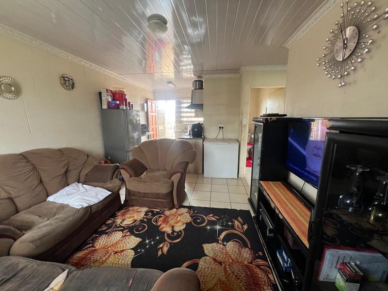 2 Bedroom Property for Sale in Finsbury Gauteng