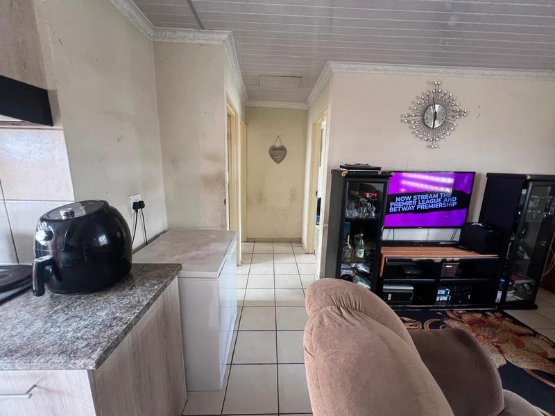 2 Bedroom Property for Sale in Finsbury Gauteng