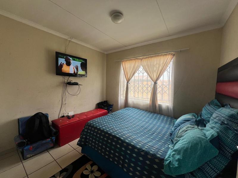 2 Bedroom Property for Sale in Finsbury Gauteng