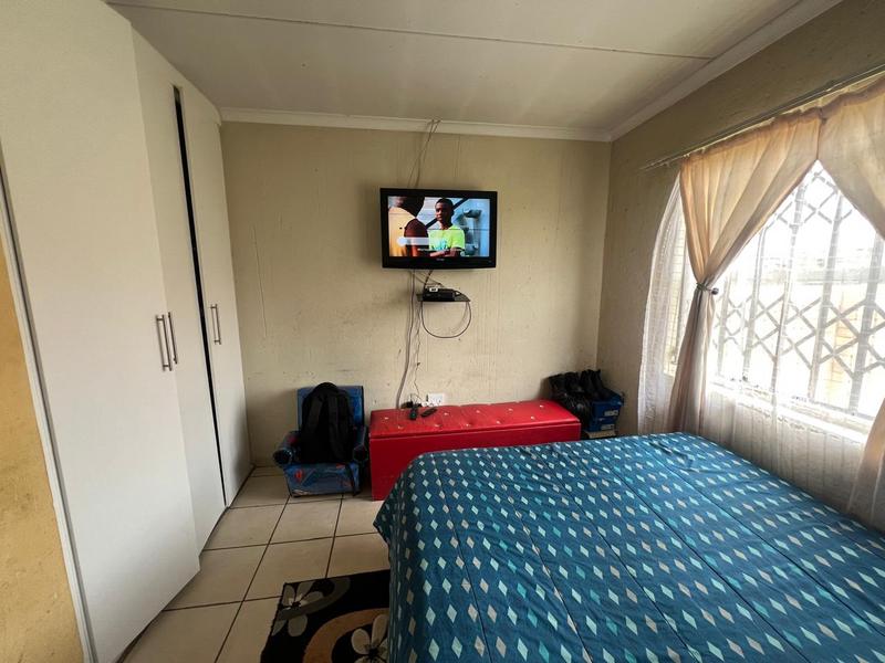 2 Bedroom Property for Sale in Finsbury Gauteng