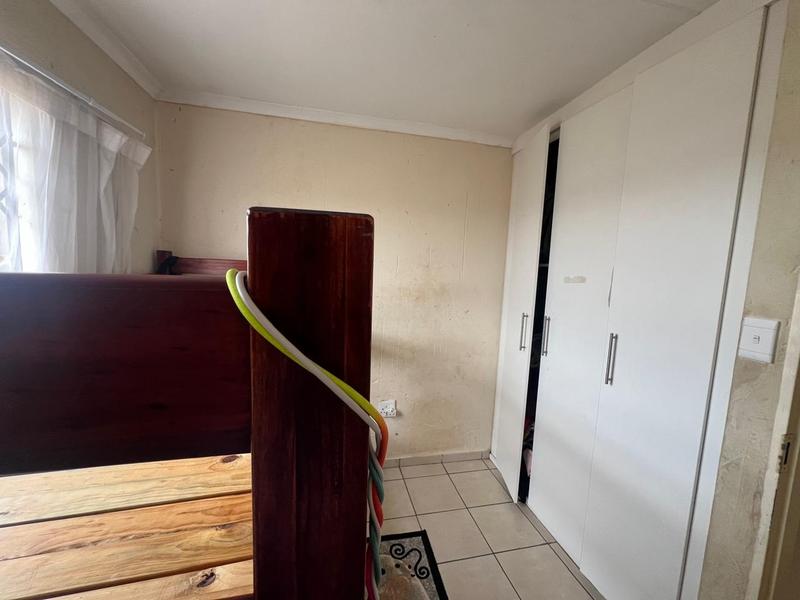 2 Bedroom Property for Sale in Finsbury Gauteng