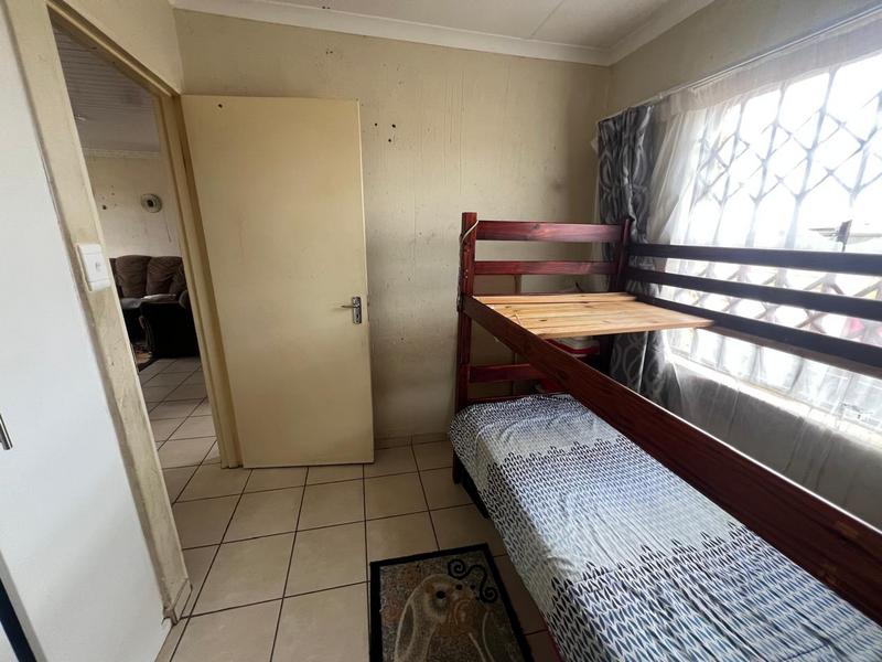 2 Bedroom Property for Sale in Finsbury Gauteng