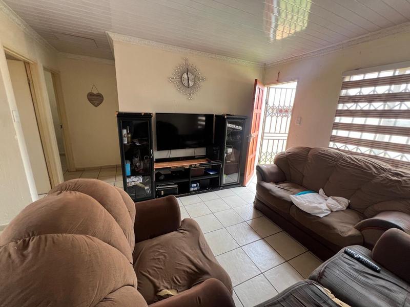 2 Bedroom Property for Sale in Finsbury Gauteng