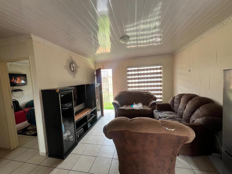 2 Bedroom Property for Sale in Finsbury Gauteng